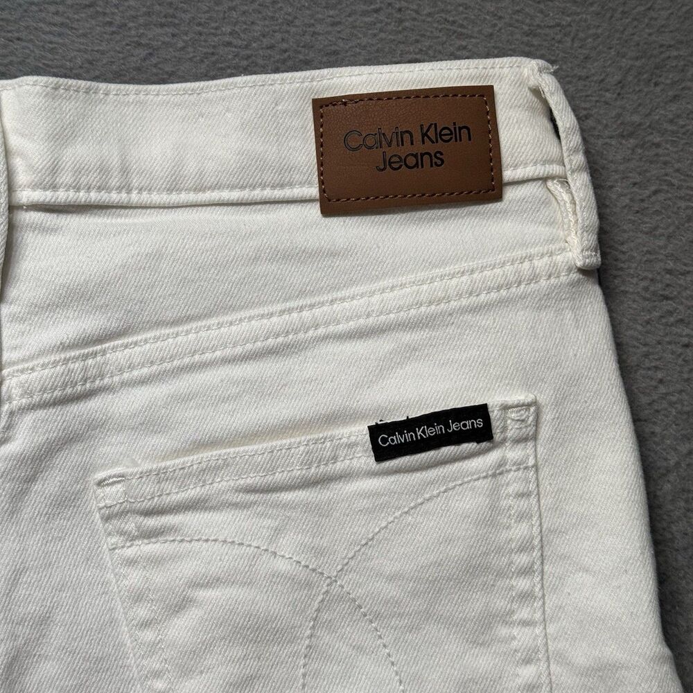 Calvin Klein Jeans Womens 6 Denim Shorts White Mid Rise Stretch Classic EUC - Picture 3 of 9